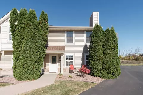 2897 Holiday Dr #15, Janesville, WI 53545