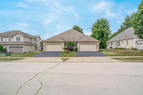2110 Mt Vernon Dr, Waukesha, WI 53186