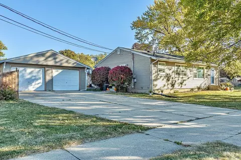 1304 Nicolet St, Janesville, WI 53546