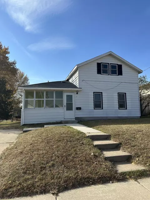 417 S Union St, Mauston, WI 53948