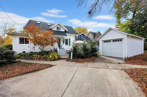 3013 Fairview St, Madison, WI 53704