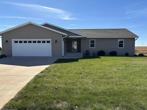 505 Marilyn Dr, Cobb, WI 53526