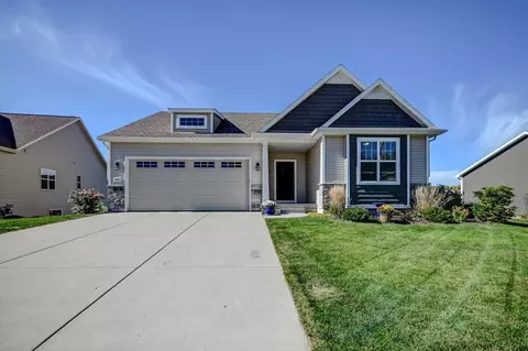 6151 Pine Ridge Way, Mcfarland, WI 53558