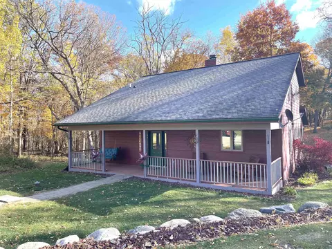 10559 Lee Valley Rd, Mount Horeb, WI 53572