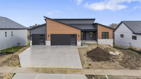 410 Michelle Ln, Cottage Grove, WI 53527