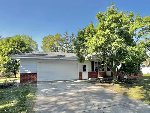 517 N Clark St, Mayville, WI 53050