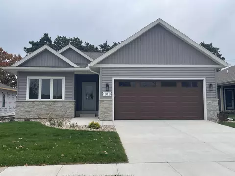 1010 20th St, Prairie Du Sac, WI 53578