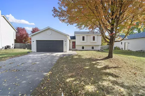 1105 Artisan Dr, Madison, WI 53704