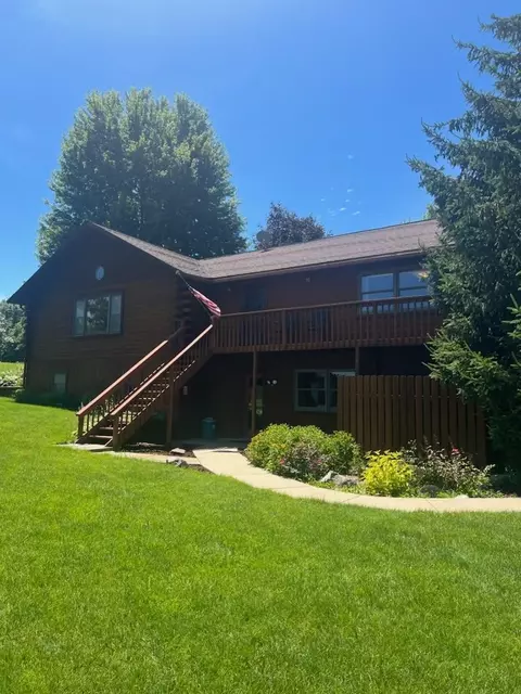 n8225 County Road G, Lake Mills, WI 53551