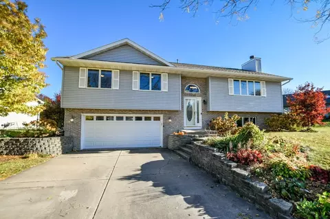 1248 Meadowlark Dr, Sun Prairie, WI 53590