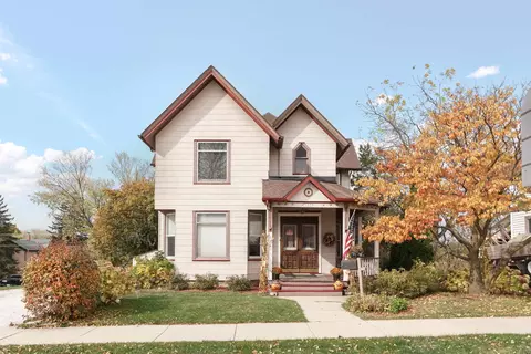151 S Main St, Juneau, WI 53039