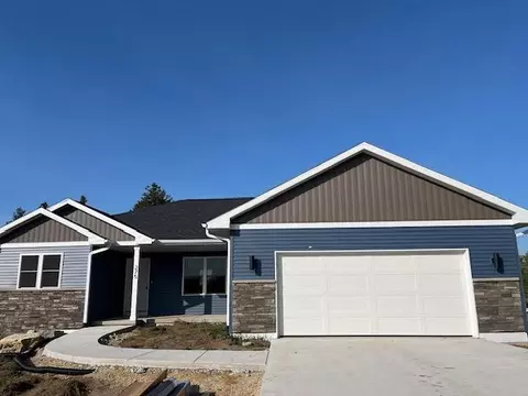 275 N 4th St, Evansville, WI 53536