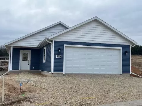 1228 Tivoli Cir, Oregon, WI 53575