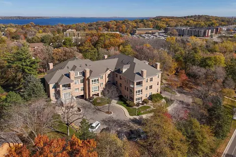 5418 Old Middleton Rd #302, Madison, WI 53705