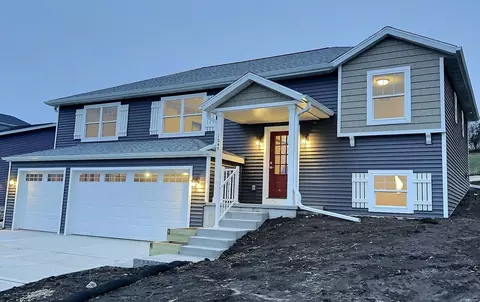 1045 Susan Crst, Black Earth, WI 53515
