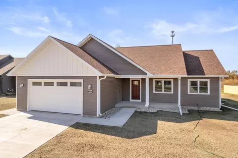 621 Eisenhower St, Baraboo, WI 53913