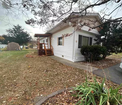 9 Lapidary Ln, Janesville, WI 53548