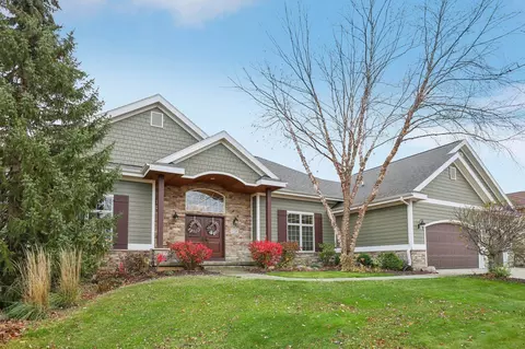 1728 Alysen Ln, Waunakee, WI 53597