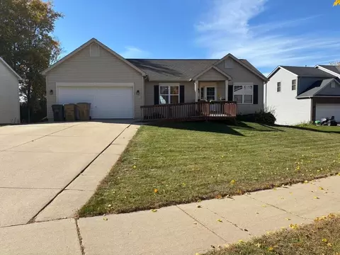 5146 Crescent Oaks Dr, Madison, WI 53704