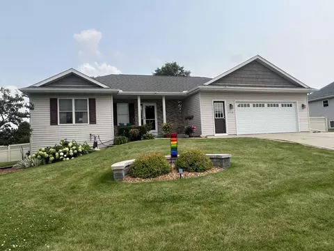 3751 Redstone Dr, Janesville, WI 53548