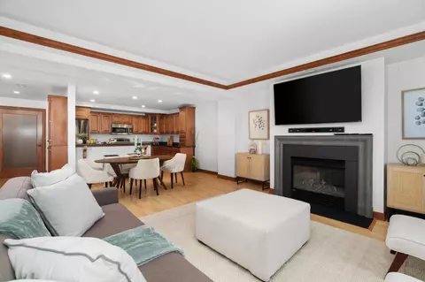 123 W Washington Ave #706, Madison, WI 53703