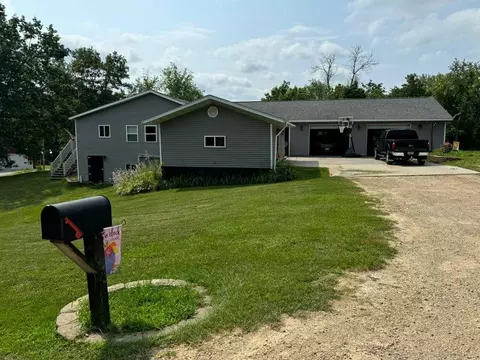 170 South St, La Valle, WI 53941