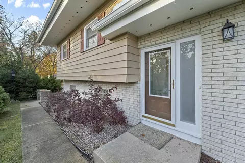 4921 Marathon Dr, Madison, WI 53705