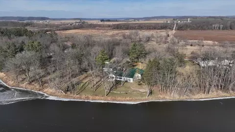 20239 Effigy Mounds Ln, Muscoda, WI 53573