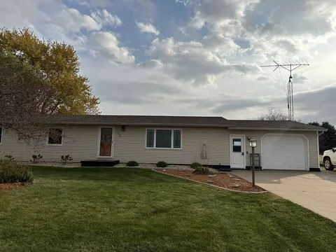 1220 W County Rd E, Livingston, WI 53554