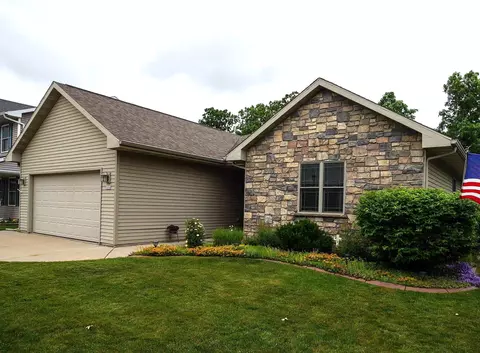3270 Mockingbird Way, Oshkosh, WI 54904