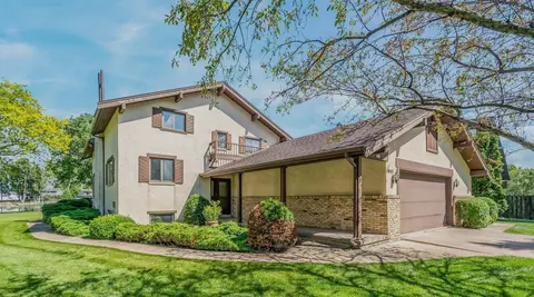 1045 Alpine Ct, Oshkosh, WI 54901