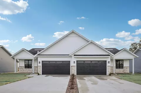 303 Willow St, Pardeeville, WI 53954