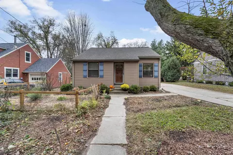 5713 Bittersweet Pl, Madison, WI 53705