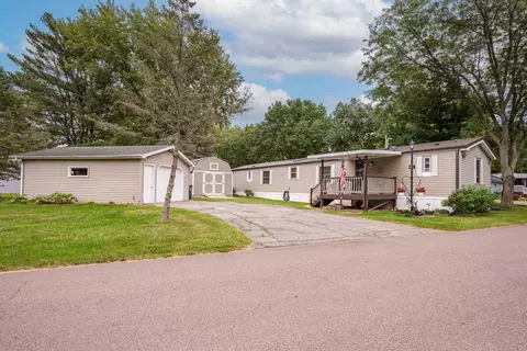 72 Erhardts Trl, Lake Delton, WI 53940