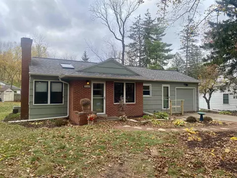 5509 Greening Ln, Madison, WI 53705