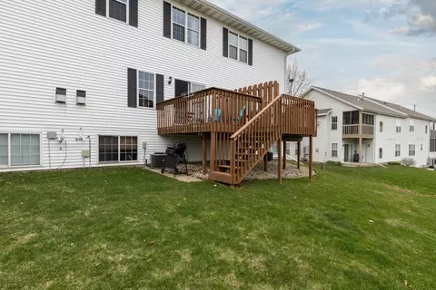 573 Kelvington Dr #3, Sun Prairie, WI 53590
