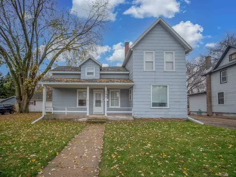 245 Walnut St, Beaver Dam, WI 53916