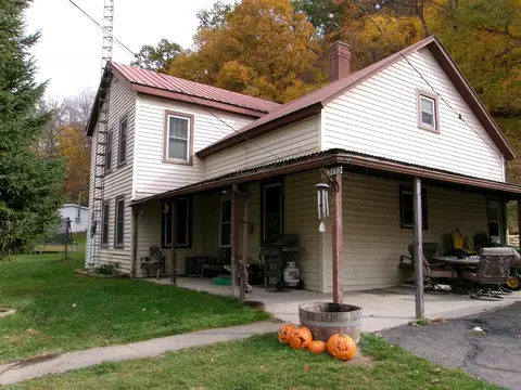 13153 Rock School Rd, Glen Haven, WI 53810