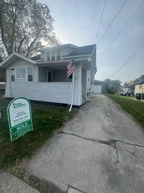 27 W 11th Ave, Oshkosh, WI 54902