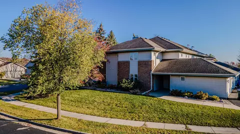 5587 Bantry Ln #1, Fitchburg, WI 53711