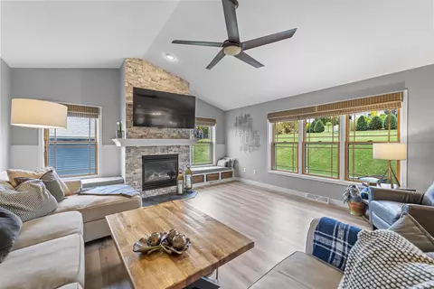 509 Nordic Trl, Mount Horeb, WI 53572