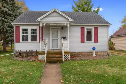 236 W North St, Juneau, WI 53039