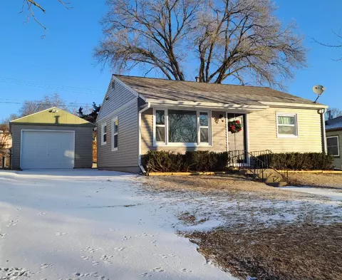 237 Winnebago Ave, Portage, WI 53901