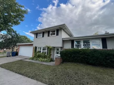 2501 W Barnard Ave, Milwaukee, WI 53221