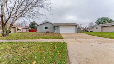 3335 Palmer Dr, Janesville, WI 53546