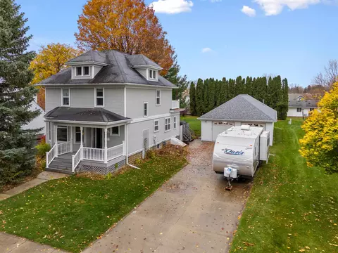 270 W North St, Juneau, WI 53039