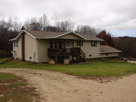 14704 Valley View Rd, Woodman, WI 53816