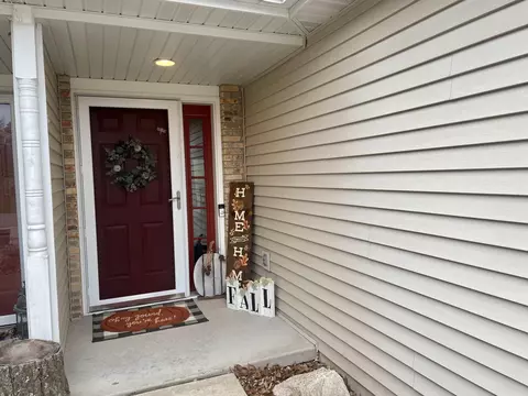 5615 Osborn Dr #5615, Mcfarland, WI 53558