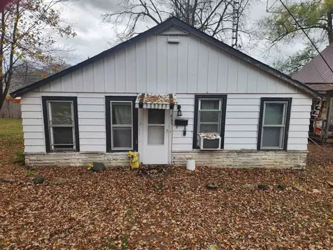 415 9th Ave, Baraboo, WI 53913