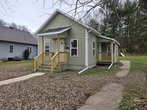 207 La Valle St, La Valle, WI 53941